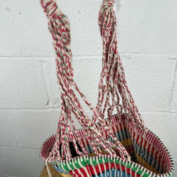 Nannacay Multicolor Handwoven Bucket Bag – Boho Artisan Straw Shoulder Bag - Picture 4 of 12